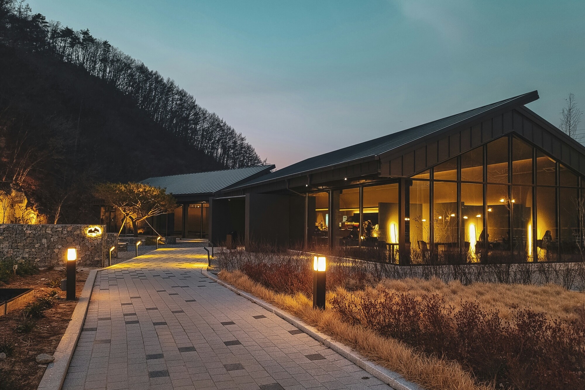 zero-take-WvHrrR1C5Po-unsplash